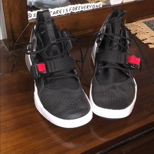 Men’s basketball shoes